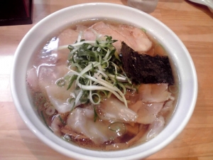 大阪麺哲 肉醤油雲呑