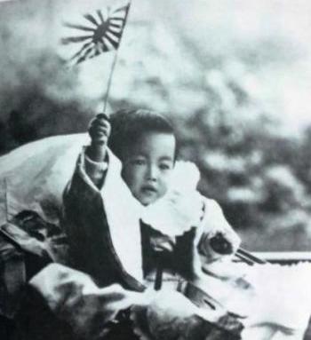 昭和天皇ご誕生翌年頃のお写真