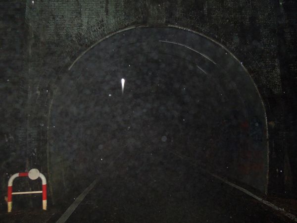 本 トンネル 旧 坂